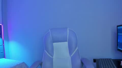 nicolasferrer18 online show from 18, 12, 2025