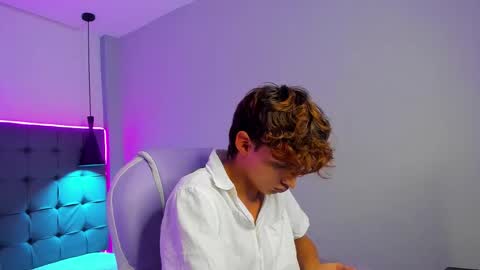 nicolasferrer18 online show from 22, 12, 2025