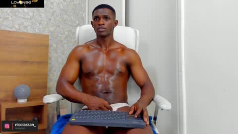 Nicolas online show from 6, 12, 2024