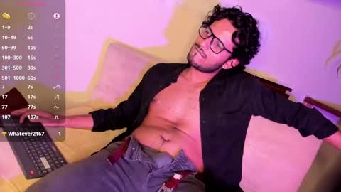 nicolasrodrii online show from 5, 1, 2025