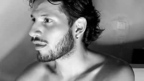 nicolasrodrii online show from 18, 2, 2025