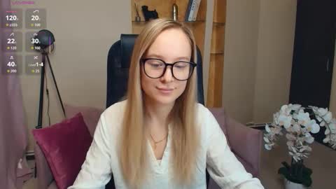 Nicoletta online show from 28, 11, 2025