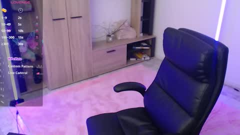 Snapshot of nicole___19 chatting on 17, 11, 2025 Nico online show from 17, 11, 2025