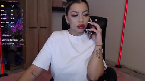 Snapshot of nicole___19 chatting on 26, 11, 2025 Nico online show from 26, 11, 2025