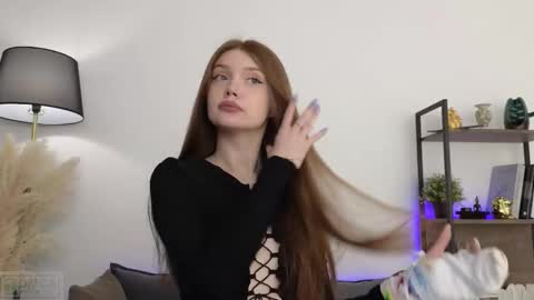 Nicole online show from 27, 9, 2025