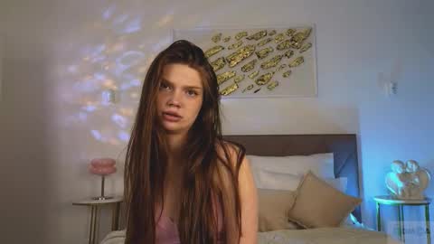 Nicole online show from 8, 10, 2025