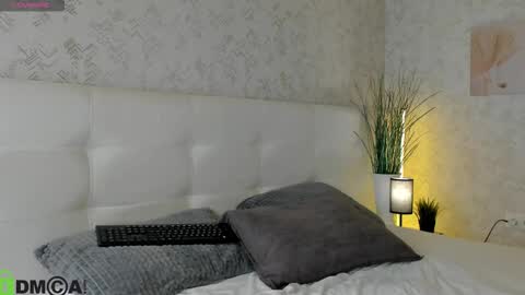 GMT7TueWedThSu 0300am-0900am. Sa 1000am-0400pm online show from 21, 9, 2025