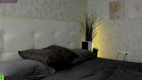 GMT7TueWedThSu 0300am-0900am. Sa 1000am-0400pm online show from 22, 9, 2025