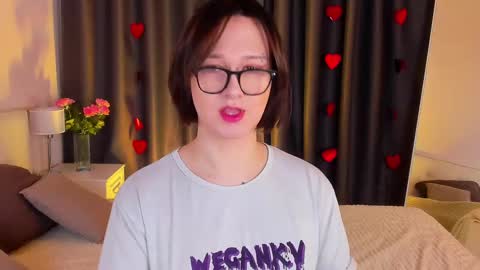 Nicole online show from 11, 2, 2025