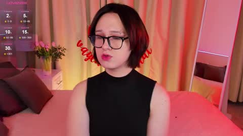 Nicole online show from 13, 2, 2025