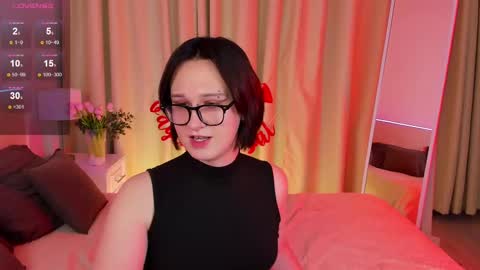 Nicole online show from 13, 2, 2025