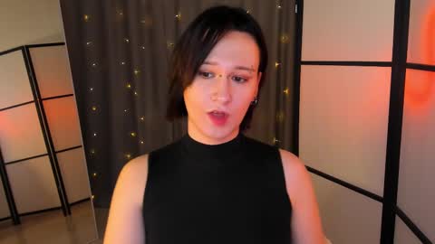 Nicole online show from 18, 2, 2025