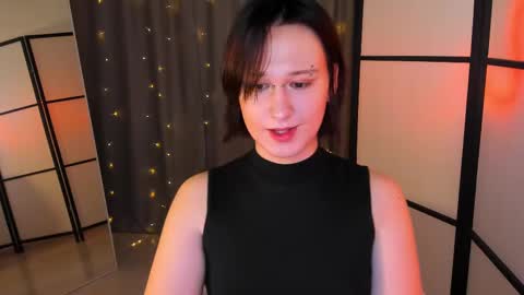 Nicole online show from 18, 2, 2025