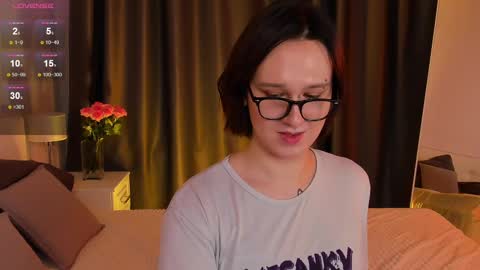 Nicole online show from 25, 2, 2025