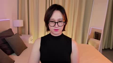 Nicole online show from 26, 2, 2025