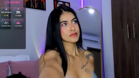 Snapshot of nicole_duran3095 chatting on 26, 10, 2025 Nick online show from 26, 10, 2025