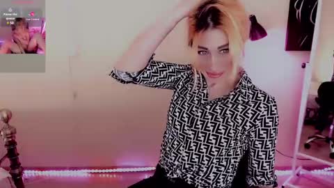 Snapshot of nicole_g0ld_ chatting on 22, 2, 2025 Nicole online show from 22, 2, 2025