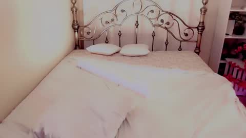 Snapshot of nicole_g0ld_ chatting on 1, 3, 2025 Nicole online show from 1, 3, 2025