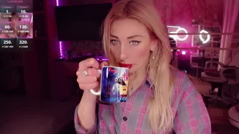 Snapshot of nicole_g0ld_ chatting on 25, 9, 2025 Nicole online show from 25, 9, 2025