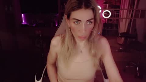 Nicole online show from 1, 5, 2026