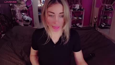 Nicole online show from 10, 5, 2026