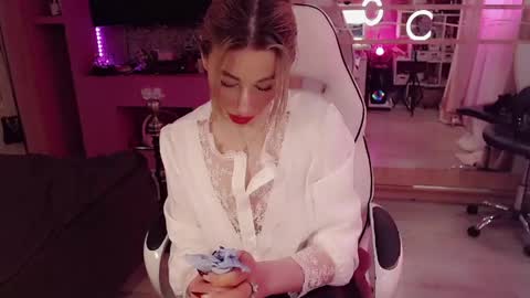Nicole online show from 13, 5, 2026