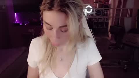 Nicole online show from 11, 6, 2026