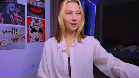 Nicole online show from 4, 12, 2024