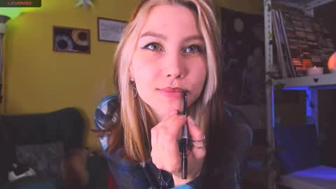 Nicole online show from 15, 10, 2025