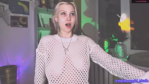 Nicole online show from 9, 5, 2026