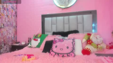 Snapshot of nicole_rosales chatting on 19, 12, 2025 nicole_rosales online show from 19, 12, 2025