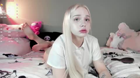 Snapshot of nicole_yo chatting on 15, 11, 2025 Mary online show from 15, 11, 2025