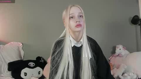 Snapshot of nicole_yo chatting on 24, 11, 2025 Mary online show from 24, 11, 2025