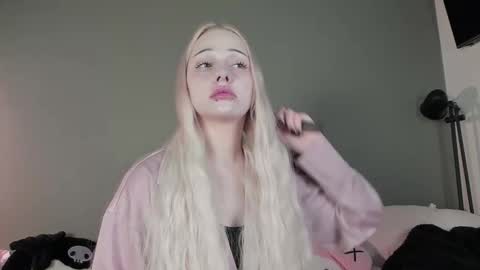 Snapshot of nicole_yo chatting on 3, 12, 2025 Mary online show from 3, 12, 2025