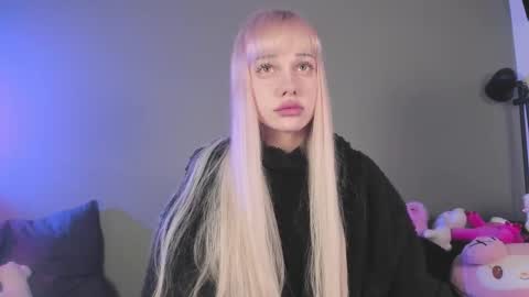 Snapshot of nicole_yo chatting on 22, 2, 2026 Mary online show from 22, 2, 2026