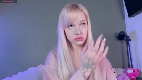 Snapshot of nicole_yo chatting on 10, 4, 2026 Mary online show from 10, 4, 2026