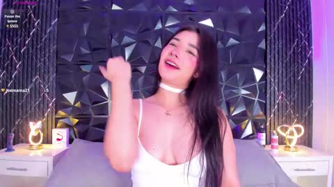 N I C O L E online show from 8, 3, 2025