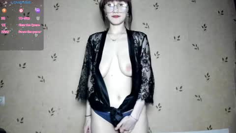 Snapshot of nicoledaviss_ chatting on 29, 5, 2026 NicoleDavis online show from 29, 5, 2026