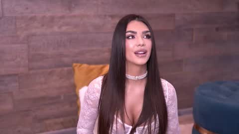 Nicole online show from 18, 10, 2025