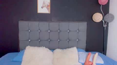 Snapshot of nicolee_8 chatting on 12, 10, 2025 nicolee_8 online show from 12, 10, 2025