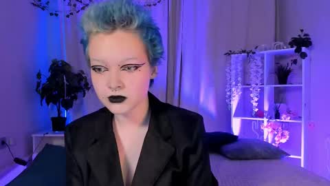 Nicole online show from 12, 12, 2024