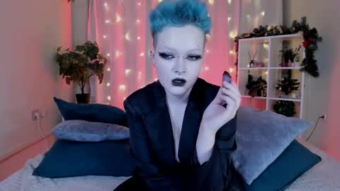 Nicole online show from 22, 12, 2024