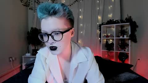 Nicole online show from 1, 1, 2025