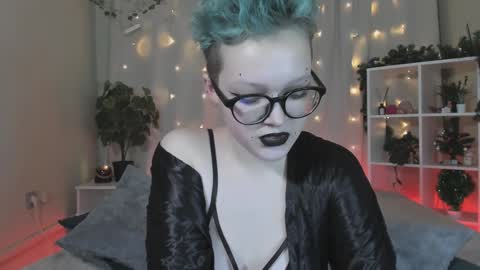 Nicole online show from 9, 1, 2025