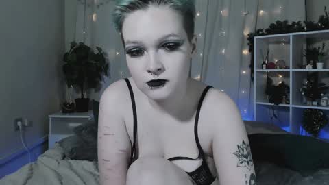 Nicole online show from 12, 1, 2025