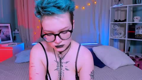 Nicole online show from 23, 1, 2025