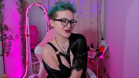 Nicole online show from 31, 1, 2025