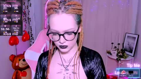 Nicole online show from 13, 2, 2025