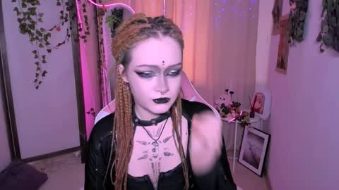 Nicole online show from 4, 3, 2025