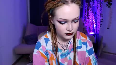Nicole online show from 5, 3, 2025